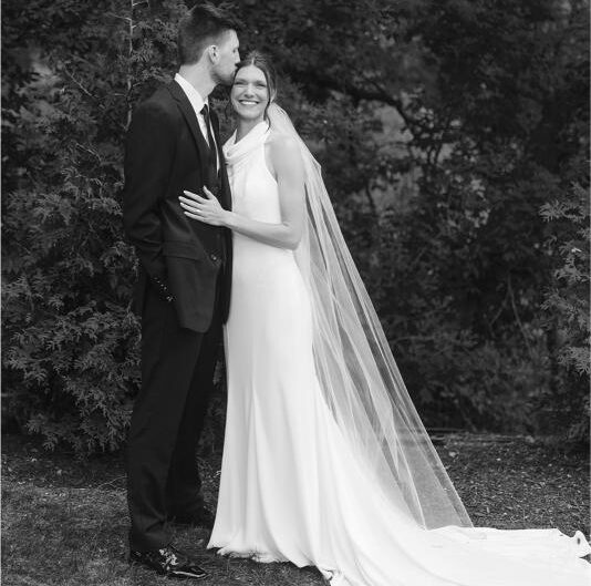 Romantic Red Circle Inn Wedding in Nashotah, Wisconsin | P + K